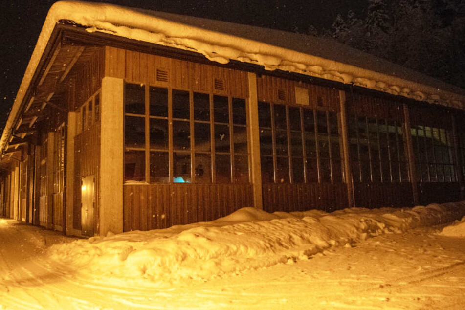 In Bayern mussten mehrere Hallen aufgrund des Wetters geschlossen werden. (Symbolbild)