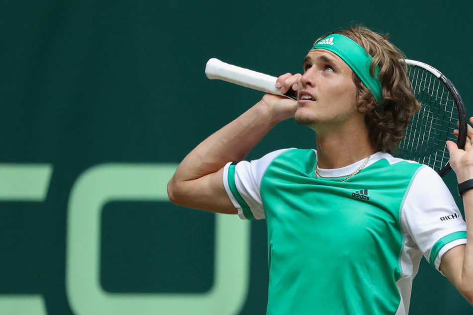 Der 20-jährige Alexander Zverev setzte sich gegen den Spanier Roberto Bautista Agut durch.