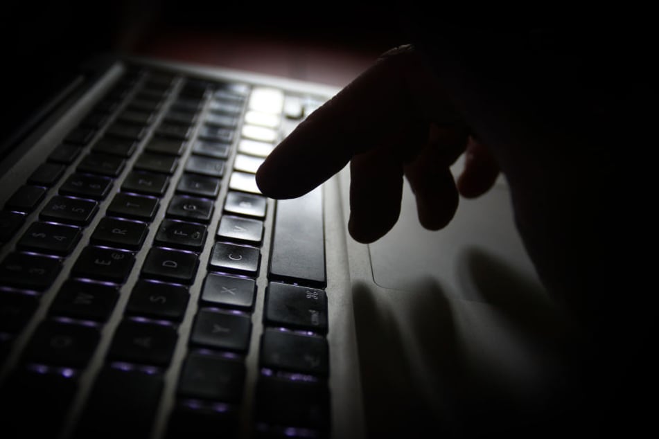 Haftet man für illegales Filesharing, wenn der Anschluss auch für die Familie zugänglich ist? 8Symbolbild)