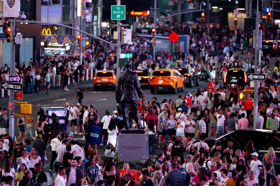 Am Times Square in New York City eröffnete ein Teenager das Feuer auf Passanten.