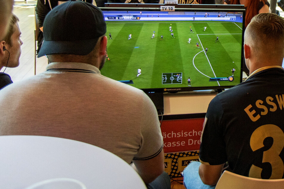 eSport-Turnier in Zwickau: Fußball virtuell gegen die Profis zocken