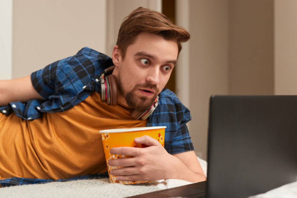 Grusel allein, muss nicht sein! Jetzt könnt Ihr mit zahlreichen weiteren Usern im Netz Filme genießen.