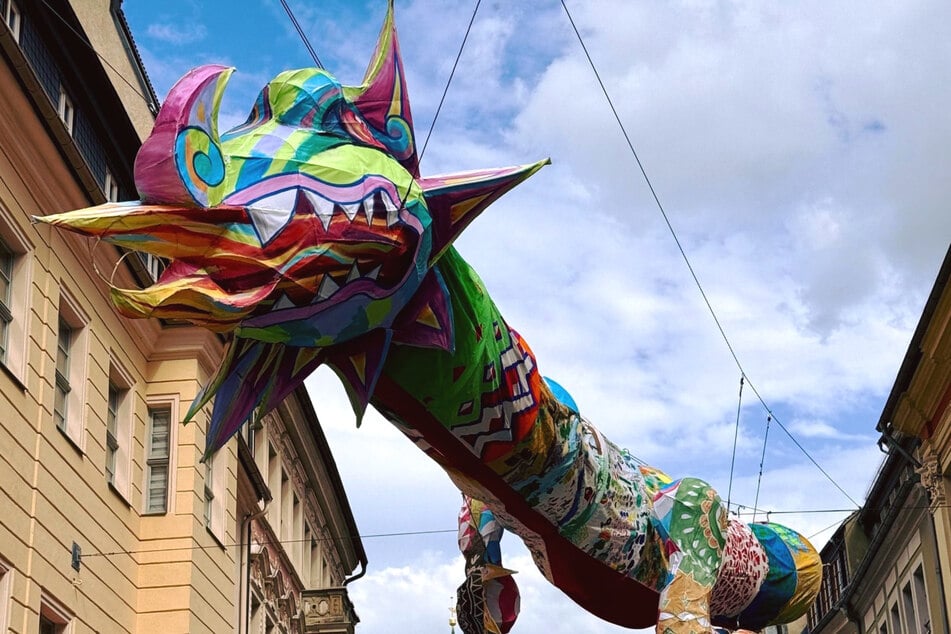 Dieser Drache beschützt jetzt die Anwohner der Bautzner Reichenstraße.