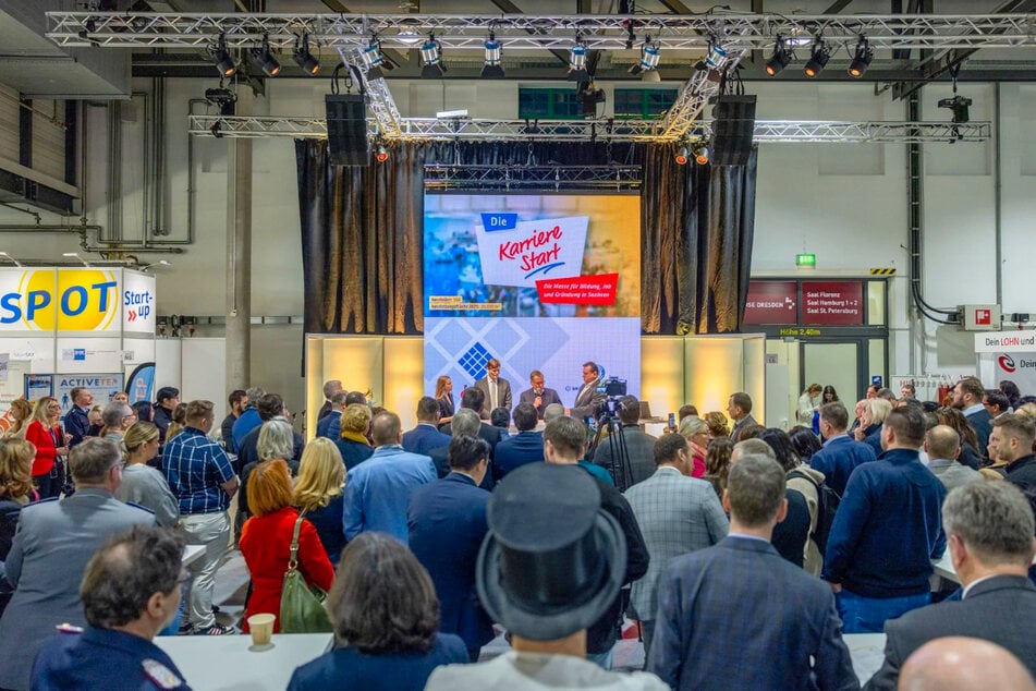 Die KarriereStart in der Messe Dresden zeigt Ausbildungswege, Studienmöglichkeiten und Jobs aus zahlreichen Branchen.