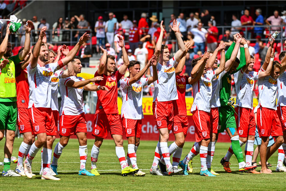 Überraschung: Der SSV Jahn Regensburg durfte vor eigener Kulisse einen 2:0-Heimerfolg gegen den SV Darmstadt 98 feiern.