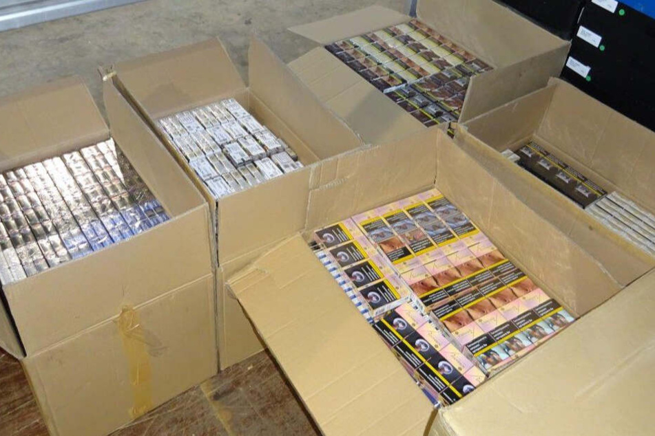 Die Zollbeamten entdeckten die Ladung mit einem Röntgengerät.