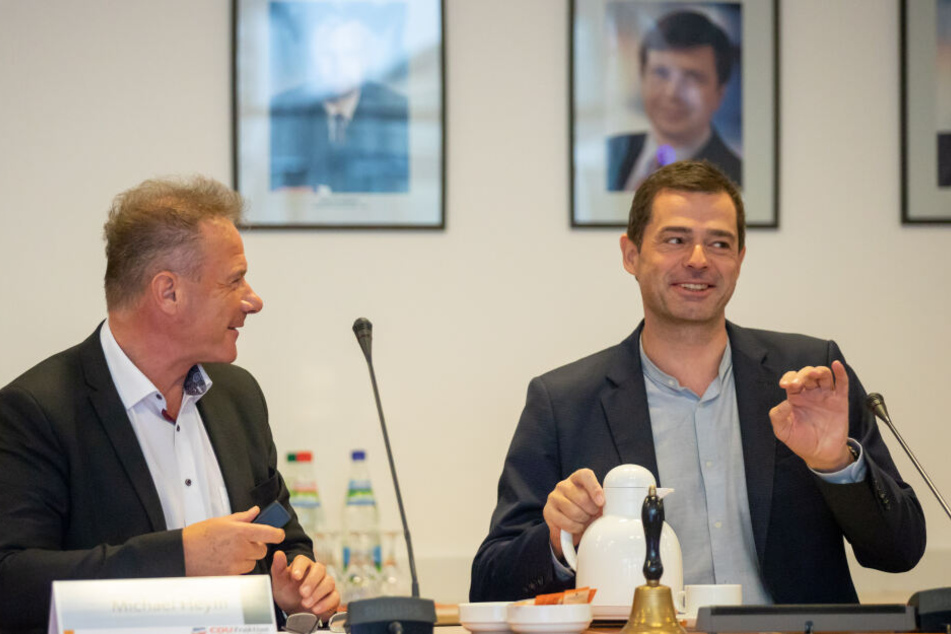 Mike Mohring (re.) vor Beginn der Sitzung, gemeinsam mit Michael Heym.
