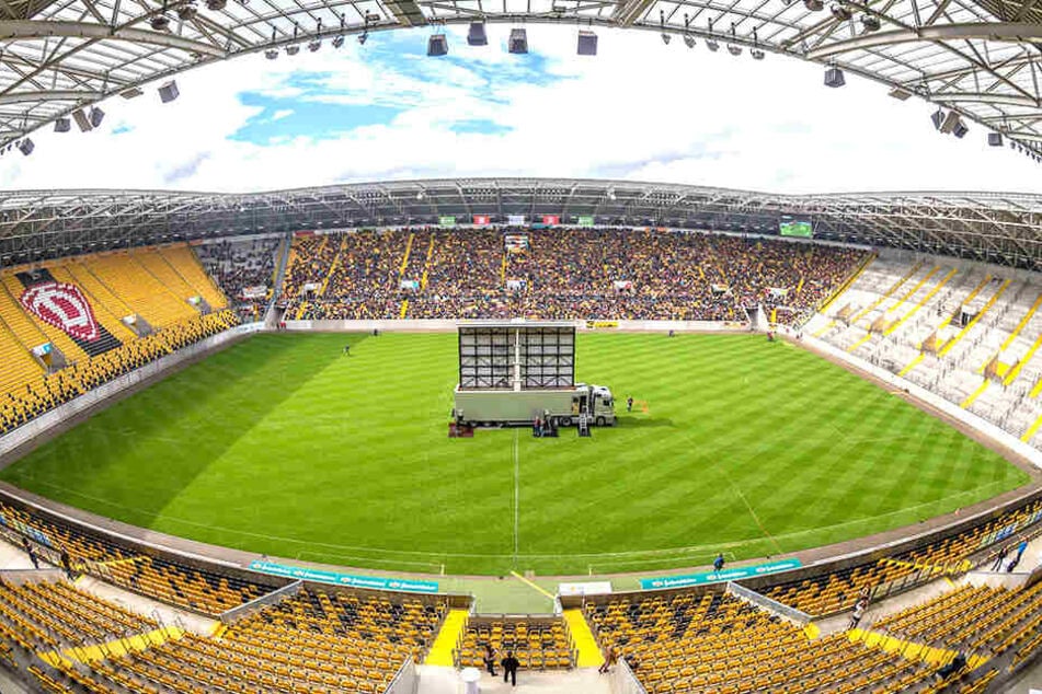 Im April 2016 gab's bei Dynamo das letzte Public Viewing - damals zum Spiel in Magdeburg, als die SGD den Aufstieg in die 2. Liga perfekt machte.