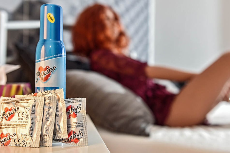 Für eine sinnliche Zeit mit Rebecca ist alles angerichtet.