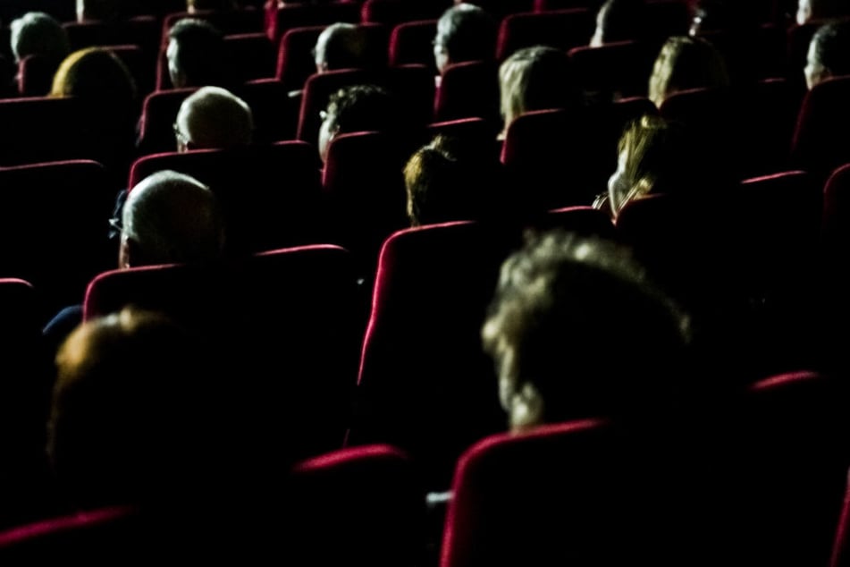 Knapp 500 Menschen waren an den Abend im Kino gewesen. (Symbolbild)