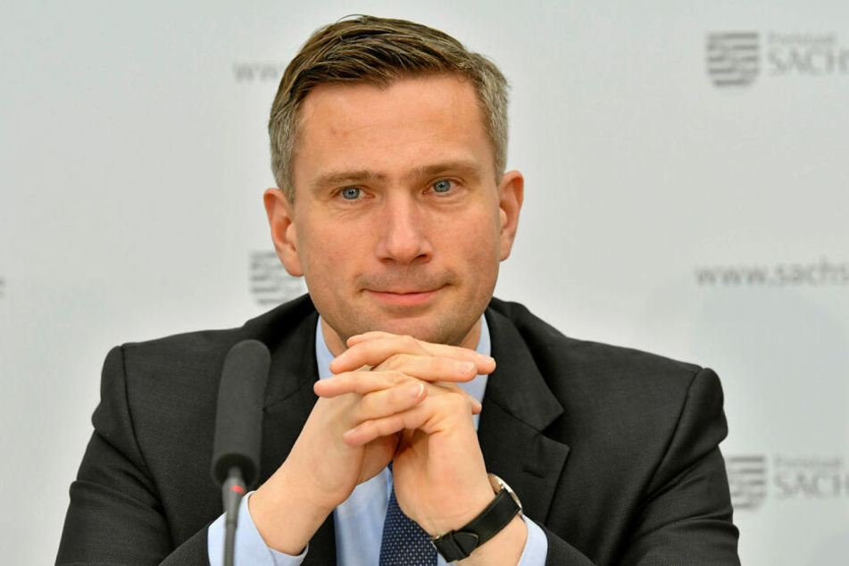 Martin Dulig (46, SPD) fuhr als Jugendlicher selbst Moped. Der Verkehrsminister feiert am heutigen Mittwoch seinen 46. Geburtstag.