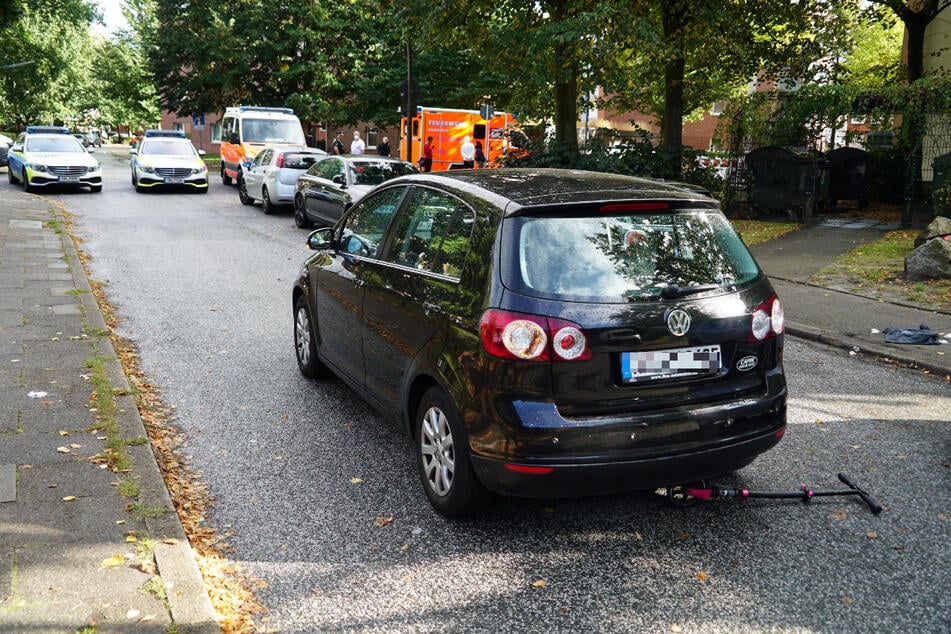 In Hamburg sind am Donnerstagnachmittag zwei Mädchen (4, 12) von einem Auto erfasst und überrollt wurden. Sie erlitten lebensgefährliche bzw. schwere Verletzungen.