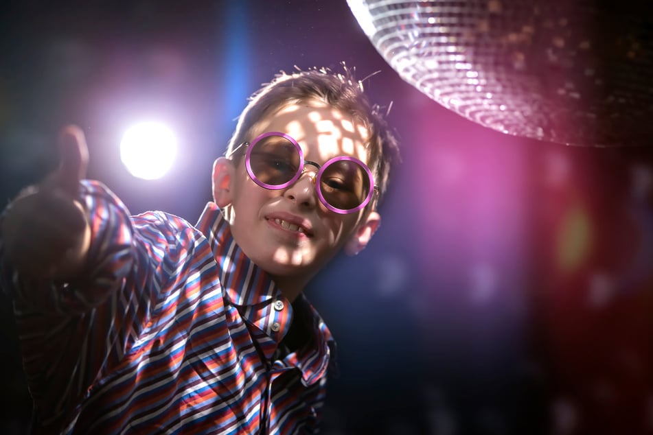 Der "Hüttenzauber" lädt Kids zur Disco in die Holzhütten ein.