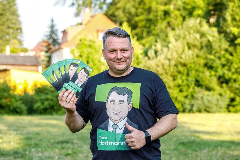 Christian Hartmann wirbt als Comicfigur für sich.