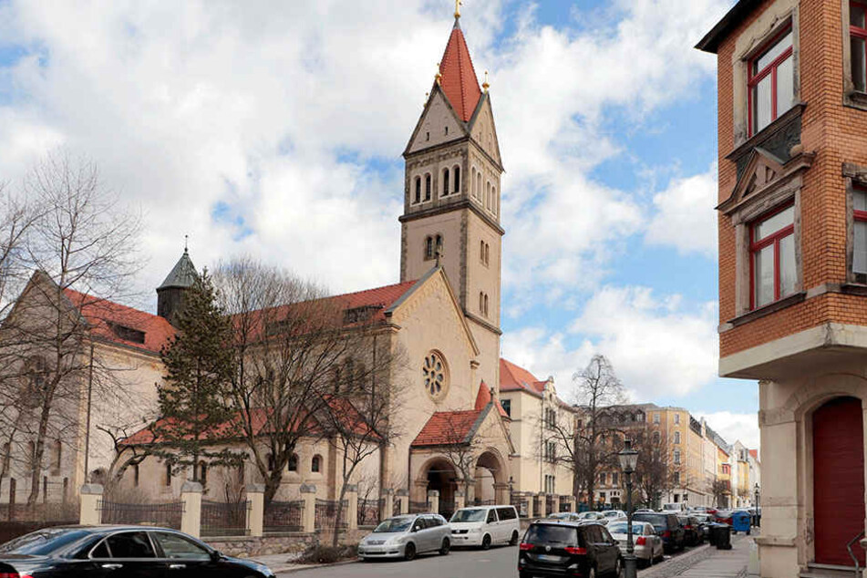 Die Gemeinden "St. Joseph" (F.), "St. Johannes Nepomuk", "St. Antonius" und "St. Franziskus" werden zur neuen Pfarrei "Heilige Mutter Teresa" vereint.