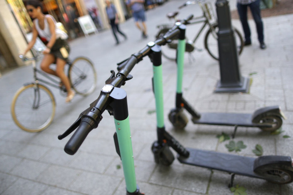 Nur selten stehen die Roller so schön nebeneinander gereiht wie hier.