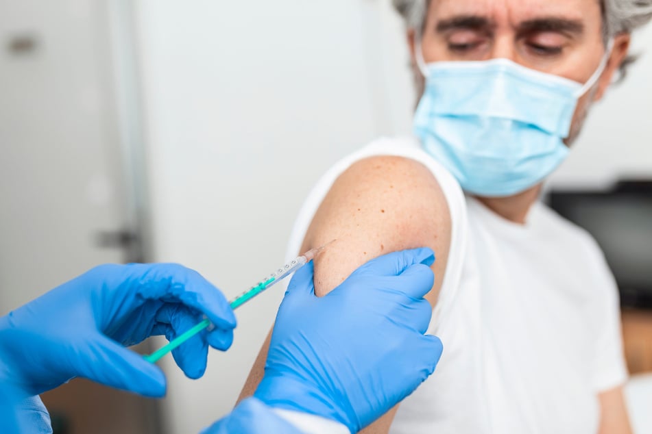 Die neue Virusvariante könnte die Wirkung der Impfstoffe beeinträchtigen. (Symbolbild)