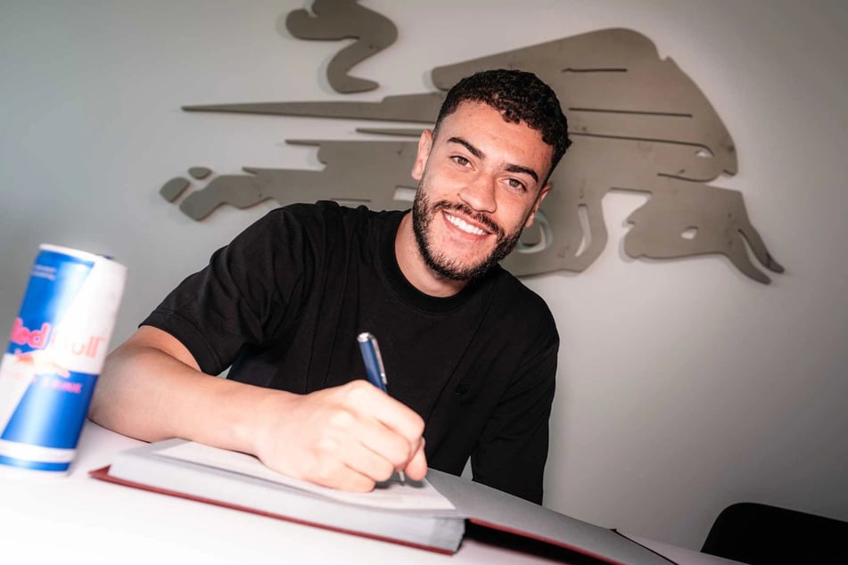 Romulo (23) hat bis 2030 unterschrieben.