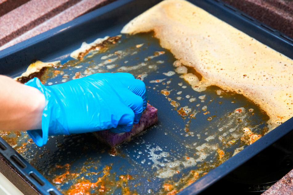 How to clean baking sheets: Get rid of that grease!