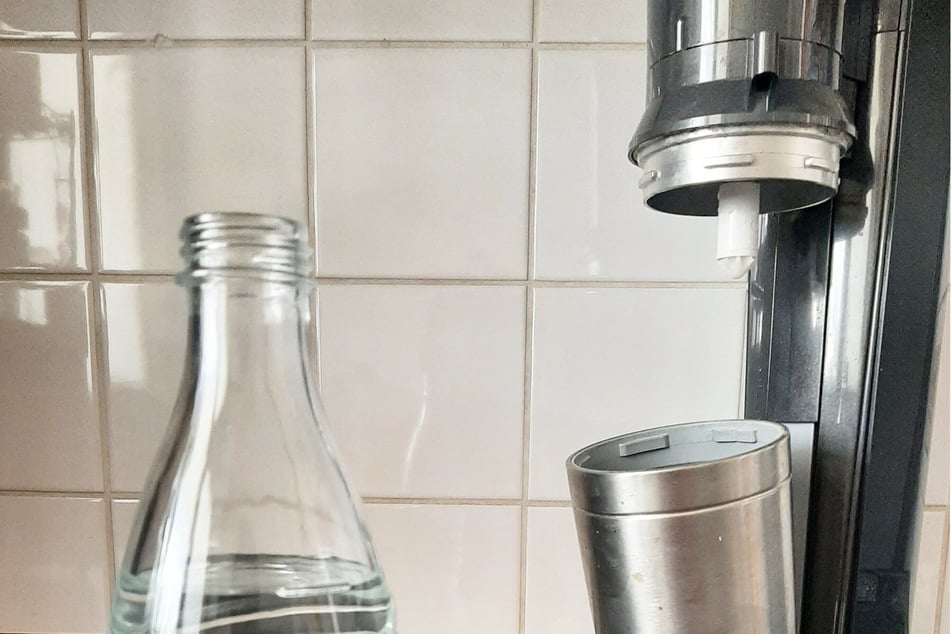 SodaStream reinigen: Wie man Sprudler und Flaschen richtig säubert