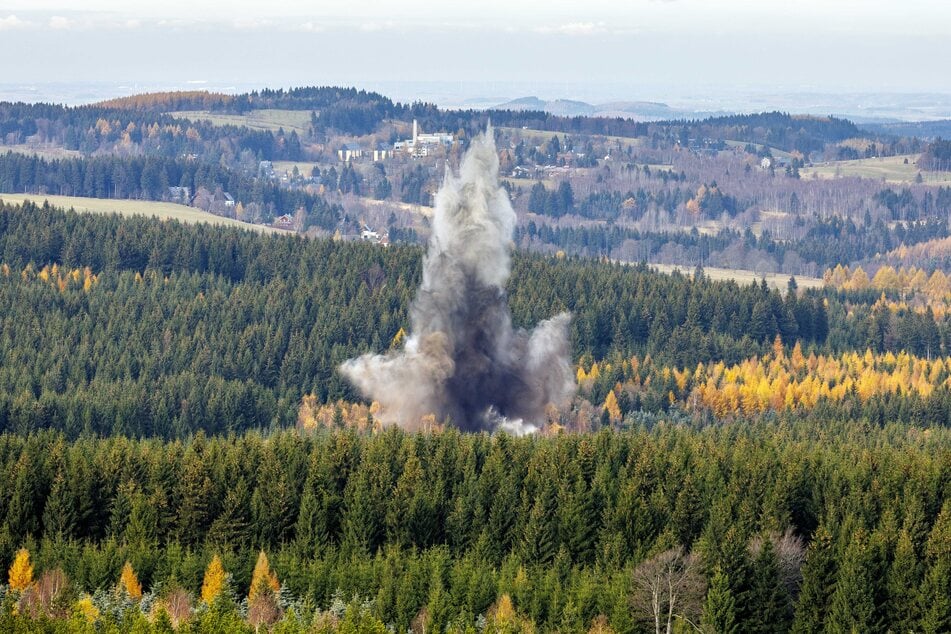 Sprengung von militärischen Altlasten in Altenberg.