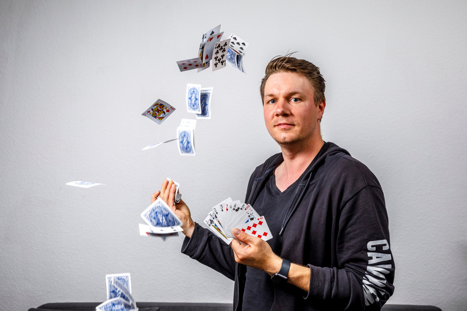 Hat sich unter die 50 letzten Kandidaten spielt: Magier Thomas Majka (34) aus Dresden.