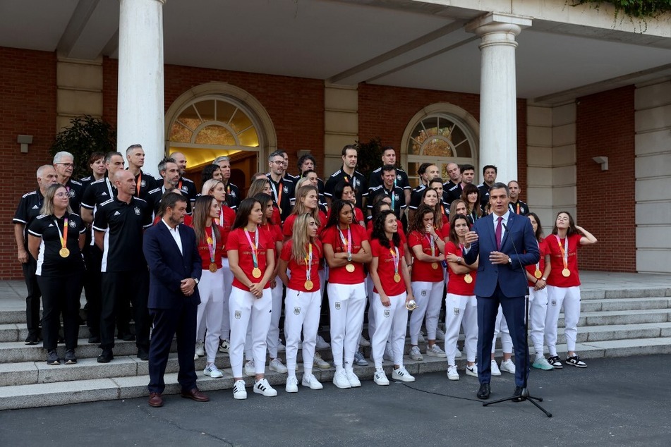 Zurück in der Heimat wurden Spaniens Weltmeisterinnen vom Premierminister geehrt.