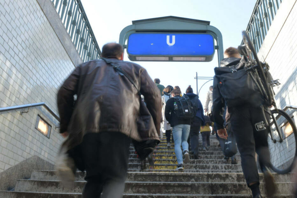 Ein Betrunkener hat einen BVG-Mitarbeiter attackiert. (Symbolbild)