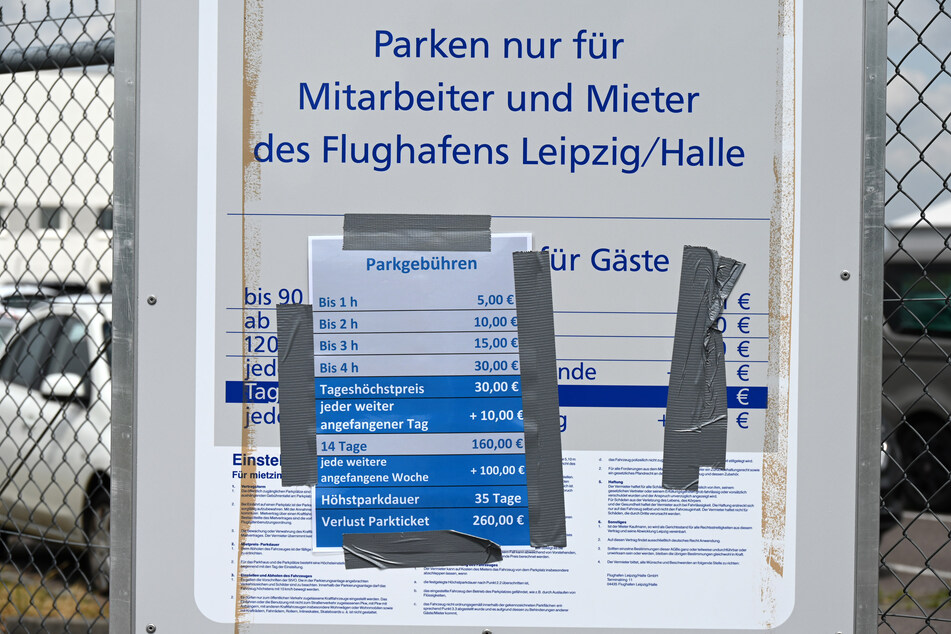 Leipzig: Flughafen Leipzig erhöht Parkgebühren: Urlaubskasse schon vor Abflug leer