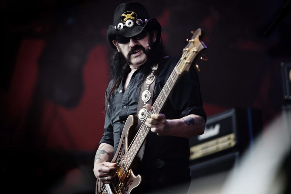 Lemmy Kilmister hatte zwar nicht das christlichste Leben, ein Christkind ist er trotzdem.