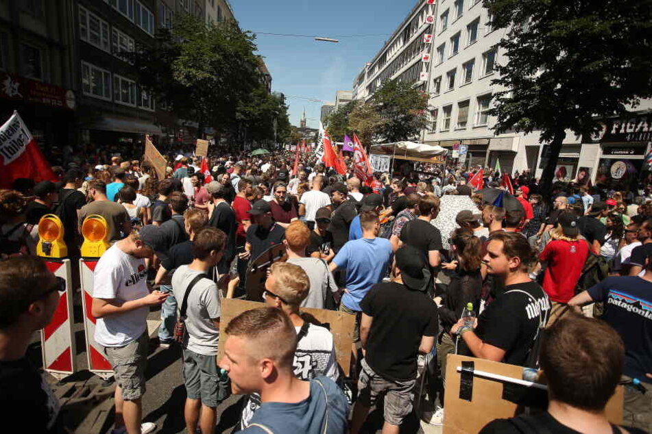 Fast 10.000 Menschen gingen gegen das neue Polizeigesetz auf die Straße.
