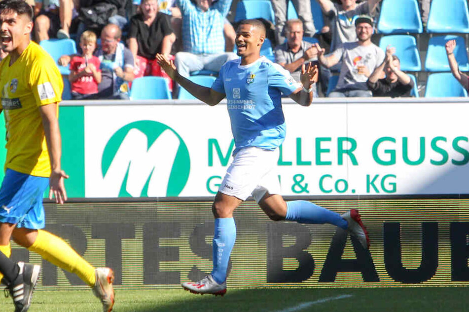 Noah Awuku bejubelt sein Tor zum 2:2.