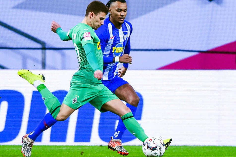 Erzielte das schönste Tor des Cups: Thorgan Hazard (l.) schoss Borussia Mönchengladbach mit einem herrlichen Distanzschuss gegen Hertha BSC ins Finale.