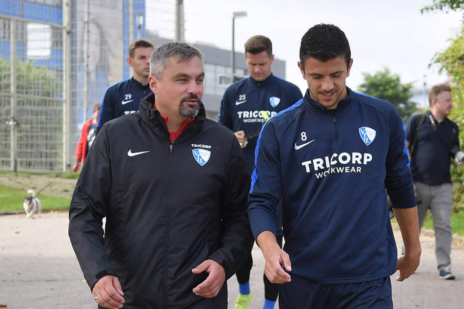 Anthony Losilla (r.) am Montag beim ersten Training von Thomas Reis als Coach des VfL Bochum.
