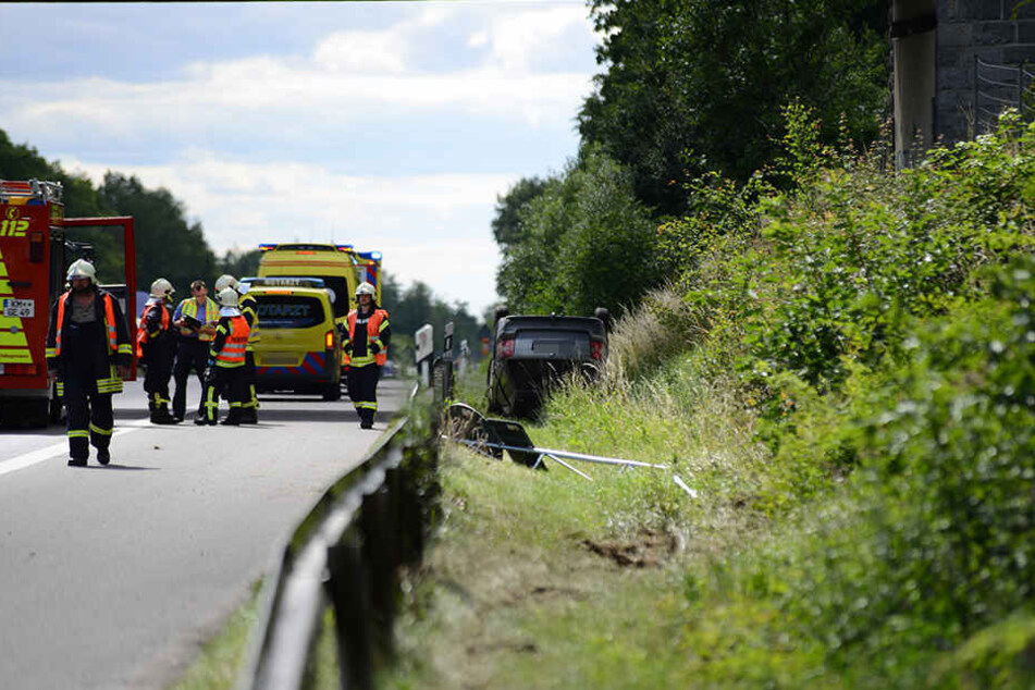 Bei seiner Irrfahrt riss der Fahrer auch ein Verkehrsschild mit.