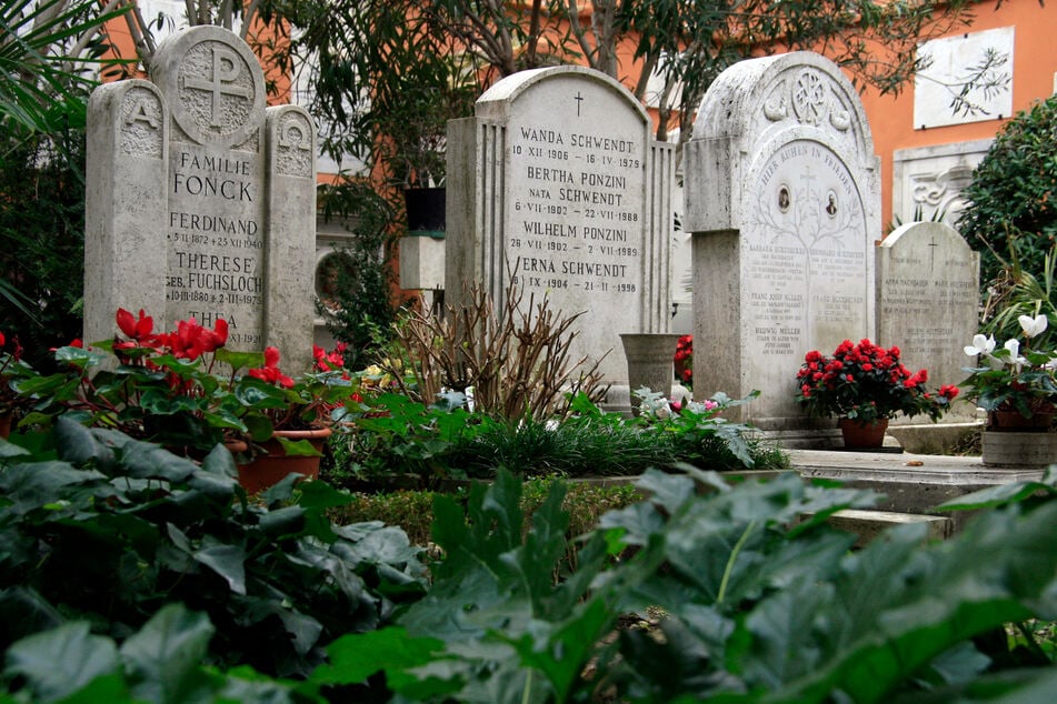Grüne Oase: Auf dem deutschen Friedhof im Vatikan liegen Verstorbene aus deutschsprachigen Ländern.