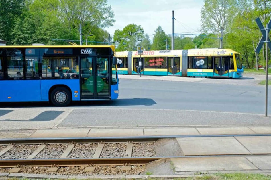 Treffpunkt: Die Linie 1 endet in Schönau. Dort müssen Passagiere in den Bus umsteigen. Die Grünen wollen die Tram-Trasse verlängern.