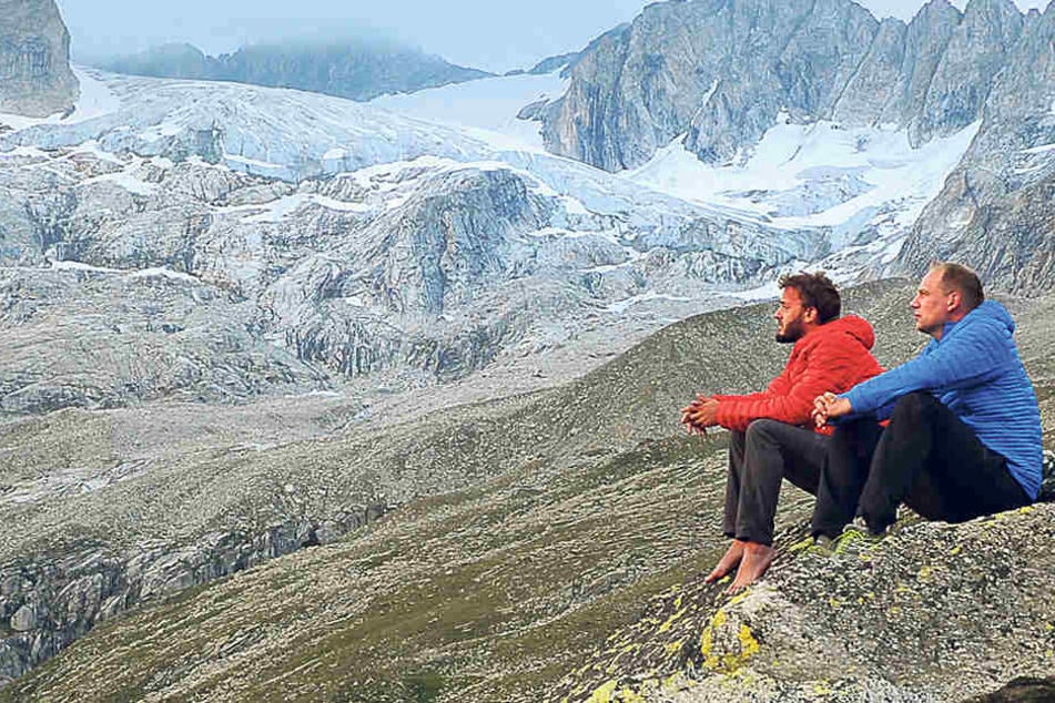 William Ruzek und Sascha Eichelkraut testeten ihre Kleidung in den Alpen.