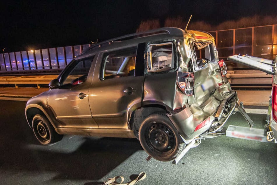 Der Fahrer des Skoda wurde bei dem Unfall schwer verletzt.