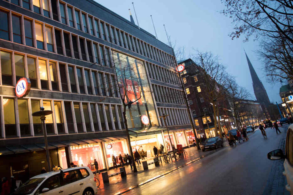 Die Einkaufsmeile Mönckebergstraße in Hamburg soll von Autos befreit werden.