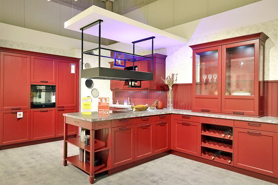 porta begeistert mit Sonderöffnungszeiten und hohen Rabatten