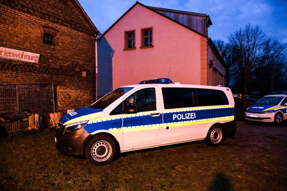 Polizeiwägen vor der Ferienwohnung.