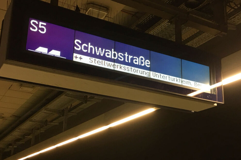 Unter anderem eine Stellwerksstörung in Untertürkheim sorgt für Ärger.