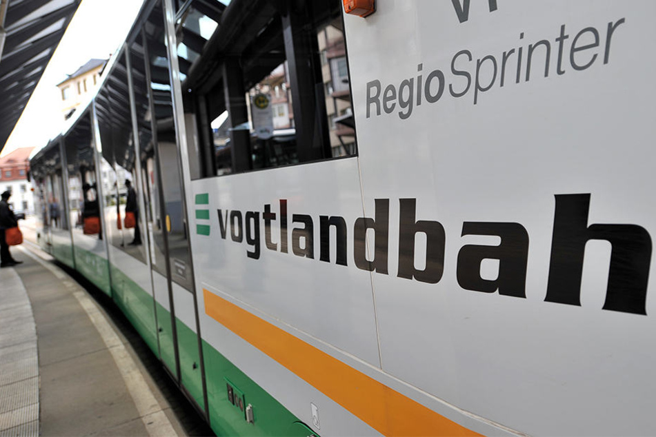Täter und Opfer fuhren mit einem Zug der Vogtlandbahn.