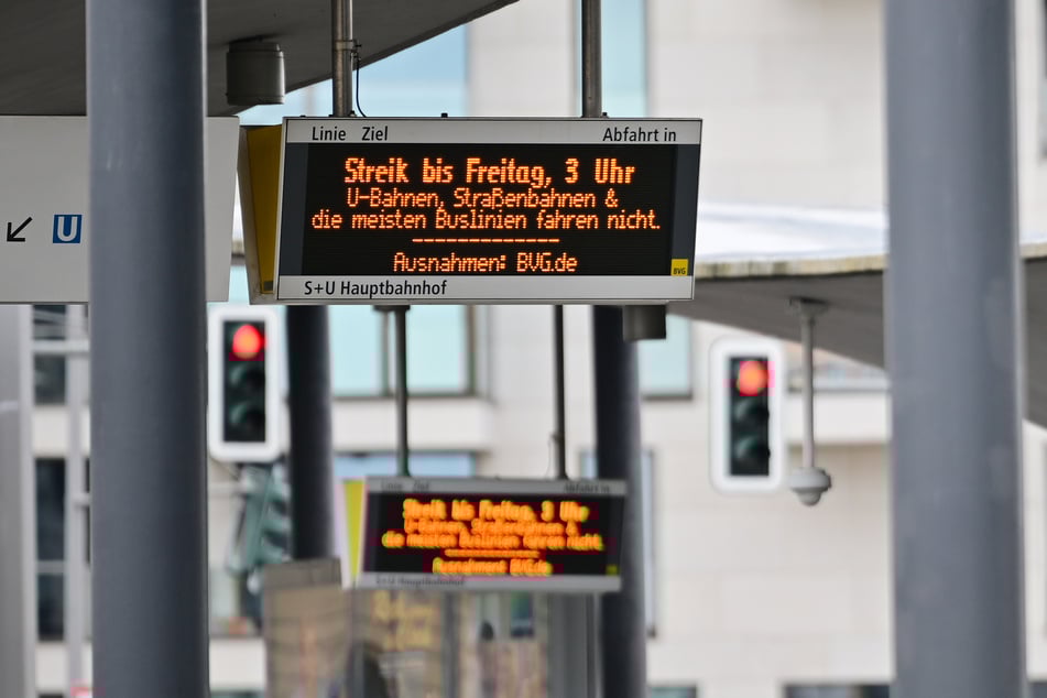 Seit Monaten verhandeln BVG und Verdi. (Archivbild)