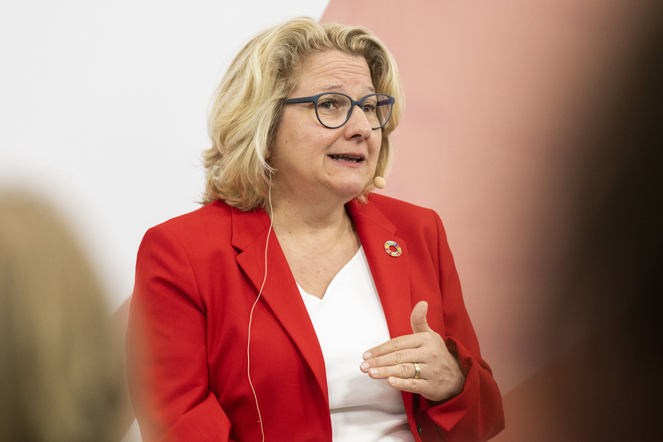Bundesentwicklungsministerin Svenja Schulze (54, SPD) will die Ungleichheit durch soziale Sicherungsnetze bekämpfen.