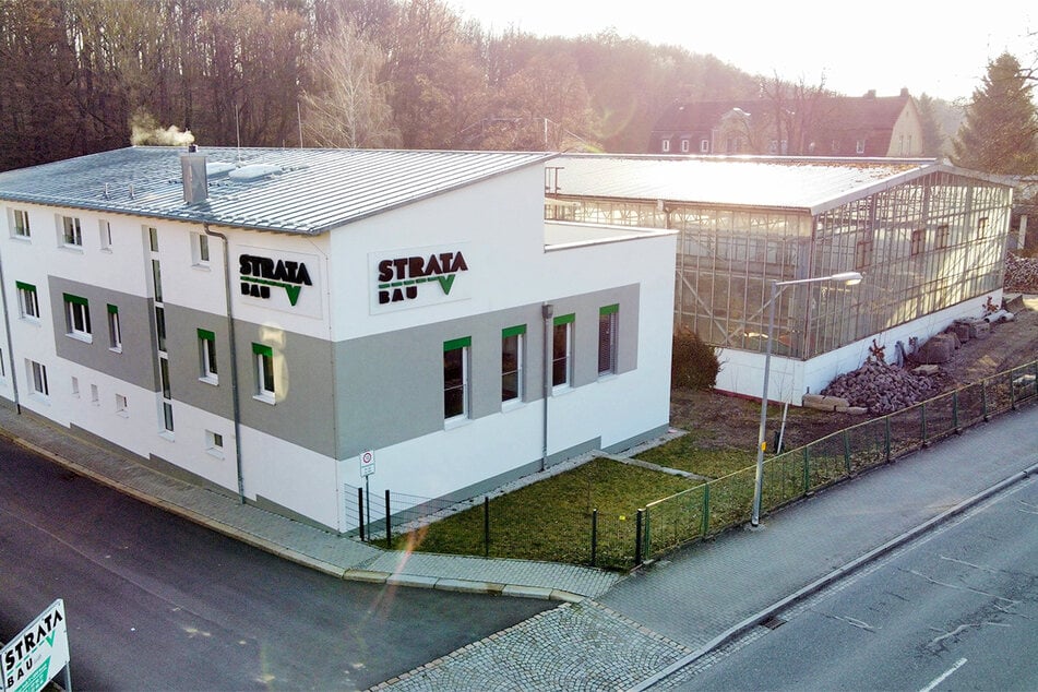 Die STRATA Bau GmbH sucht neue Mitarbeiter (m/w/d), die Talent im Umgang mit Zahlen haben.