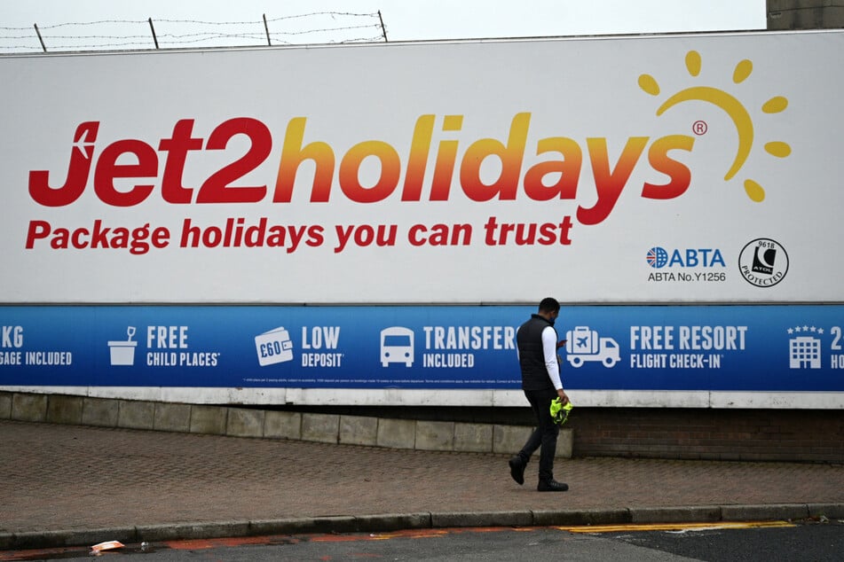 Ursprünglich stammt das verwendete Audio aus einer Werbekampagne des britischen Reiseveranstalters Jet2.