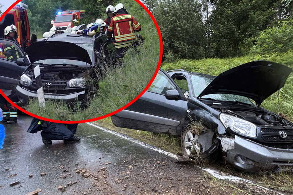 Von Straße geschleudert: 82-Jähriger landet bei Regen mit Toyota im Graben