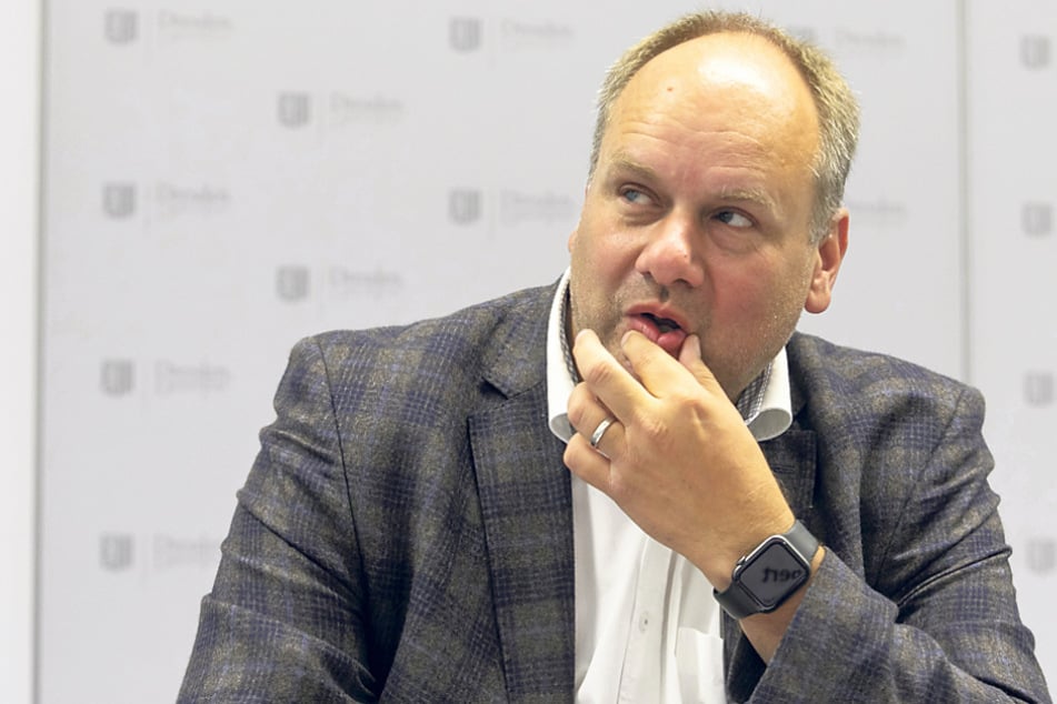 OB Dirk Hilbert (48, FDP) sieht sich Kritik ausgesetzt.